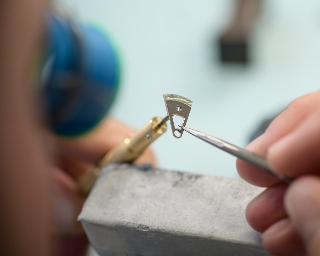 Výroba hodinek Greubel Forsey Hand Made 1 zabrala 6000 hodin práce