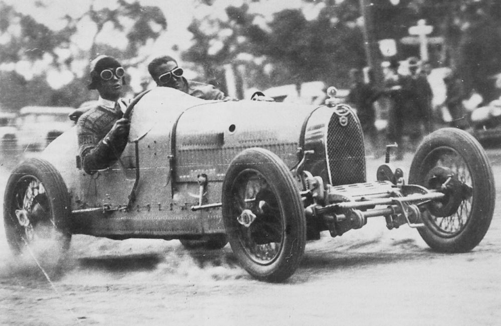 Závodní speciál Bugatti Type 35